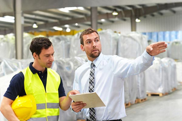 Abteilungsleiter beim Briefing Abteilungsleiter beim Briefing